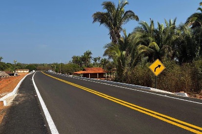 Pavimentação asfáltica entre as cidades de São João do Arraial e Matias Olímpio (Foto: Ascom DER)